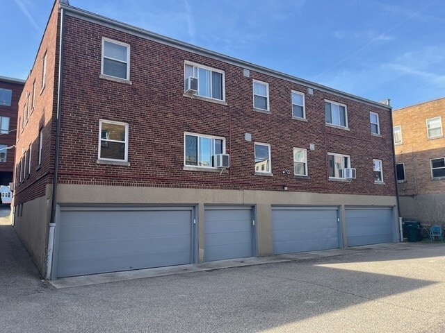 Back - 2760 Linshaw Ct