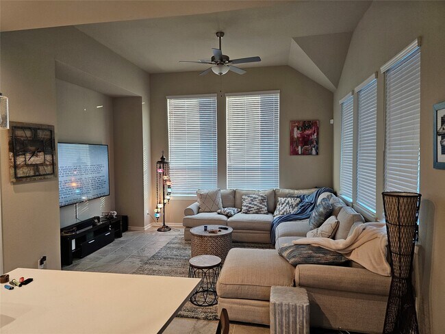 Foto del edificio - 9443 Starlight Oak Dr