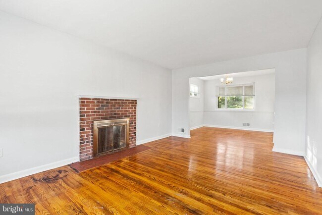 Foto del edificio - 3001 Fairhill Ct