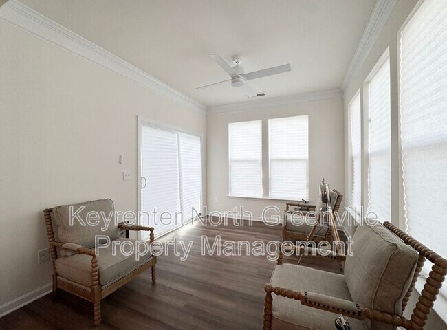 Building Photo - 612 Columbus Cir