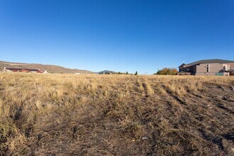 Building Photo - 14910 W River Dr
