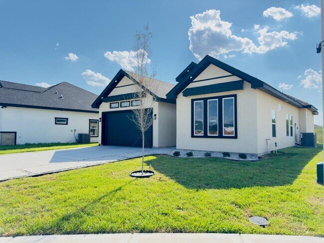 Foto del edificio - 2417 N Woody St
