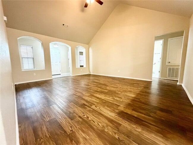 Foto del edificio - 610 Saddlehorn Dr