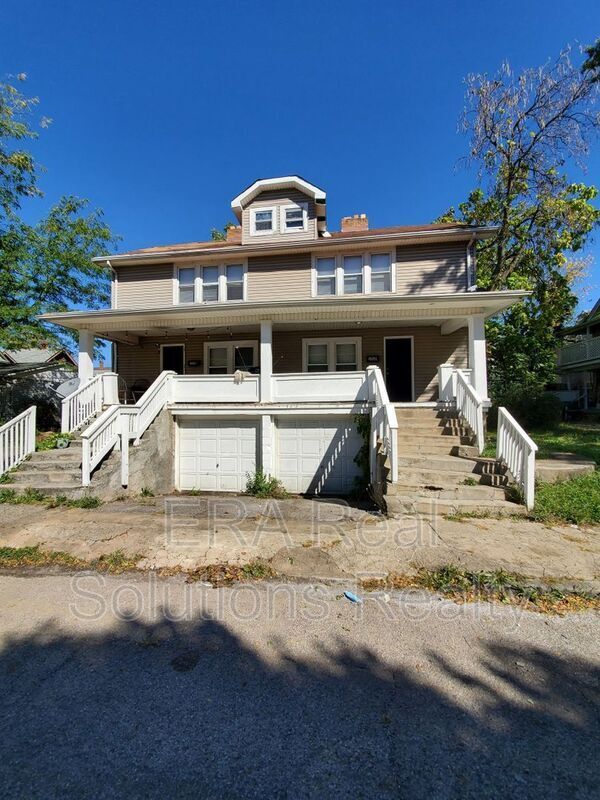 Primary Photo - 1040 Forest St
