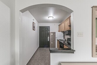 Building Photo - 1025 Swanson St