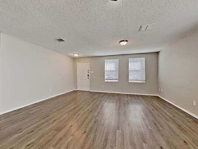Foto del edificio - 1645 Fieldstone Drive