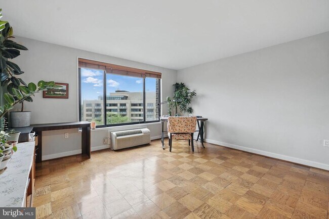 Foto del edificio - 2501 Calvert St NW