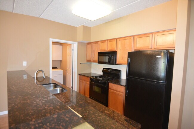 Building Photo - 3501 Wellington Ct