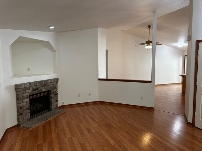 Building Photo - 3bd/2ba Covington House