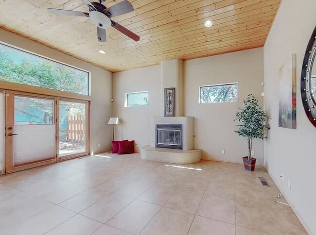 Building Photo - 2411 Tramway Terrace Ct NE
