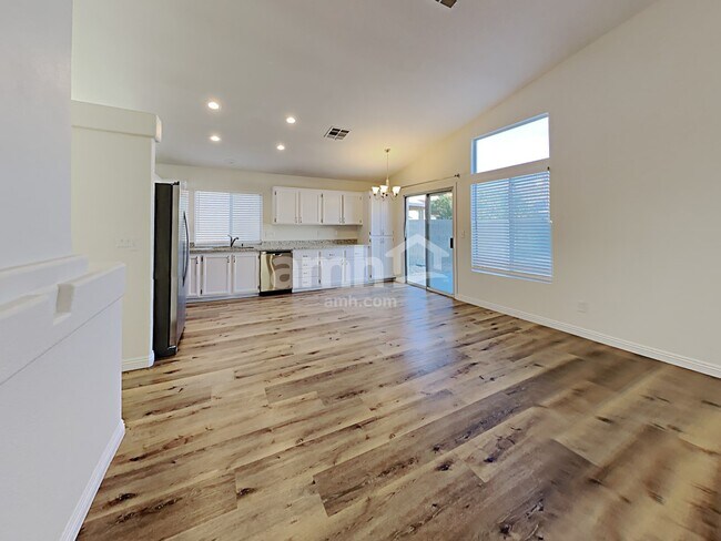 Foto del edificio - 138 Windy Creek Ave