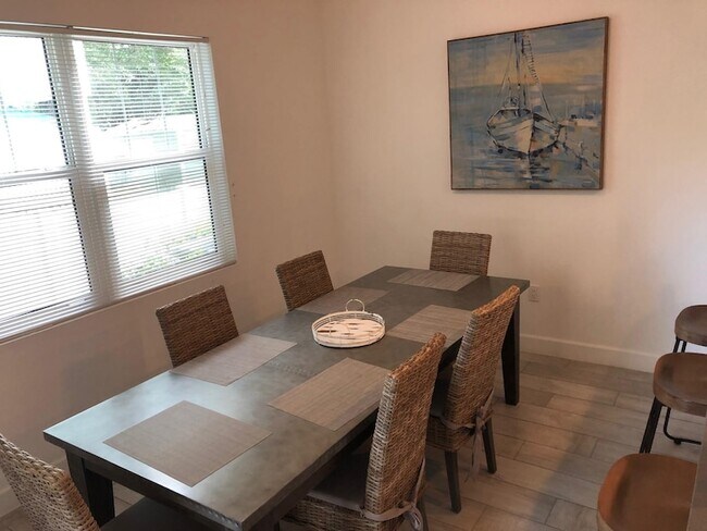 Foto del edificio - 2362 SW 18th Ave