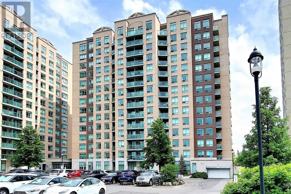 Primary Photo - 23-1223 Oneida Crescent