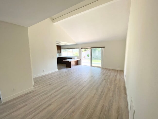 Building Photo - 6009 E La Paz Cir