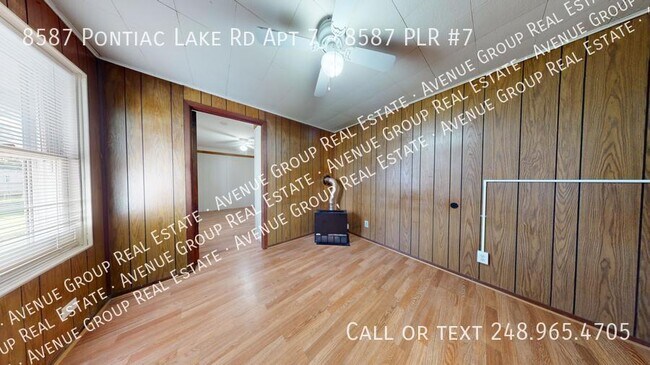 Foto del edificio - 8587 Pontiac Lake Rd - #7