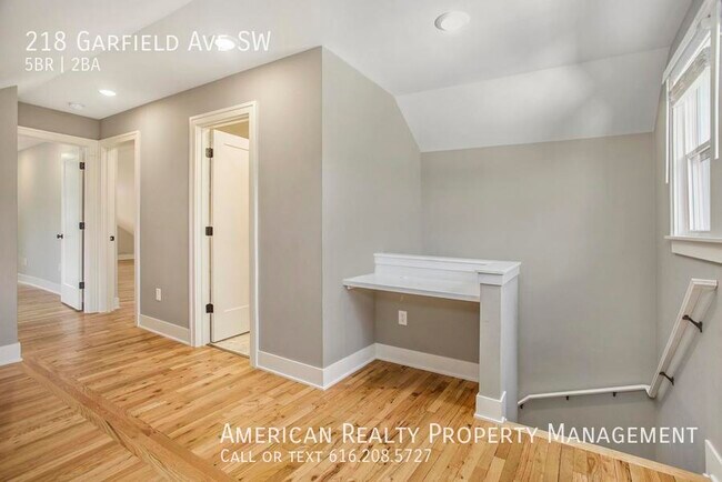 Building Photo - 218 Garfield Ave SW