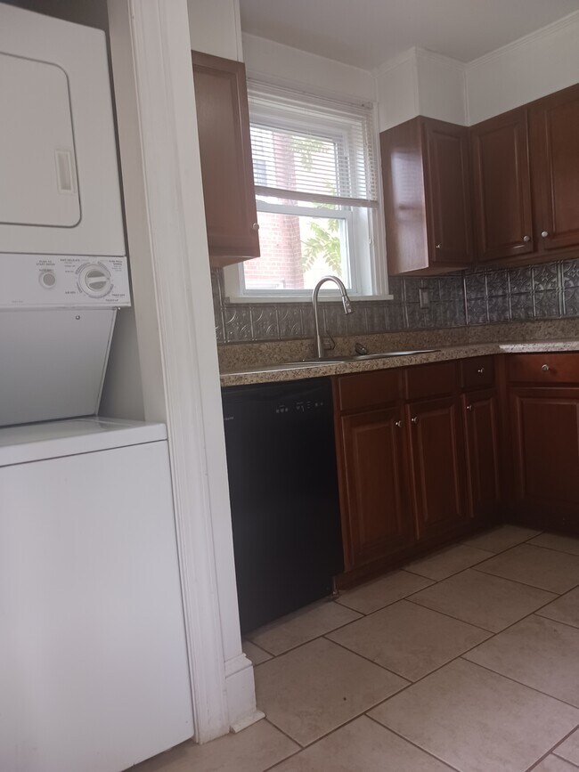 Washer/Dryer/Dishwasher - 3002 Semmes Ave