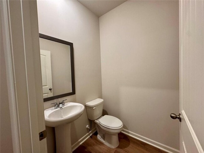 Building Photo - 24 Berryville Dr