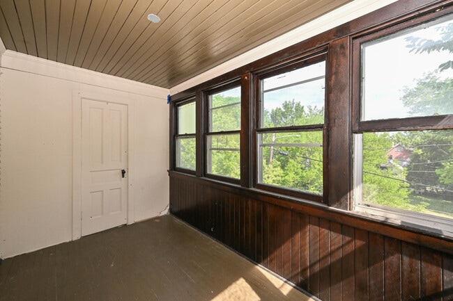 Building Photo - 3238 W Juneau Ave