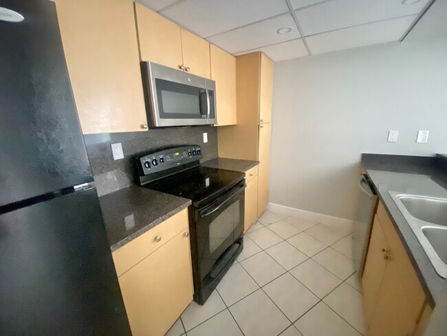 Foto del edificio - 7125 NW 186th St