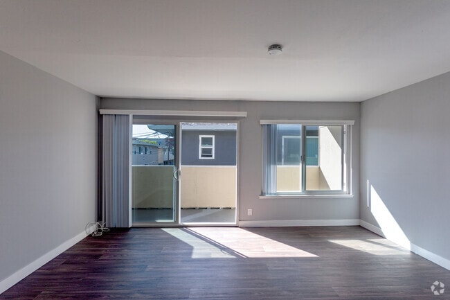 Studio - 350SF - Living Space - Country Club