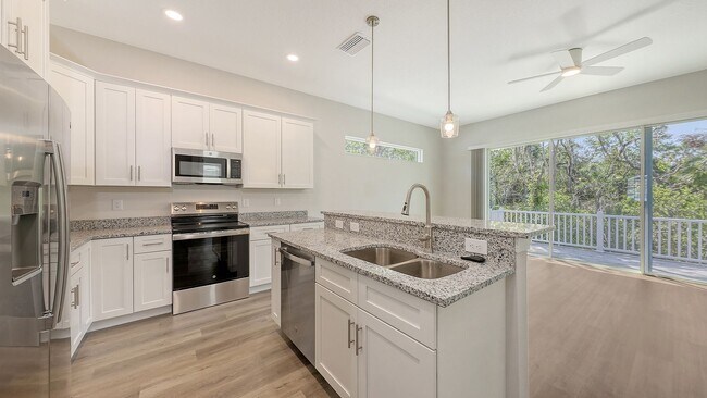 Foto del edificio - River Run Estates - Brand New Construction...