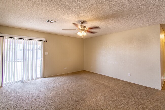 Foto del edificio - 3 BED 2 BATH IN OCOTILLO!