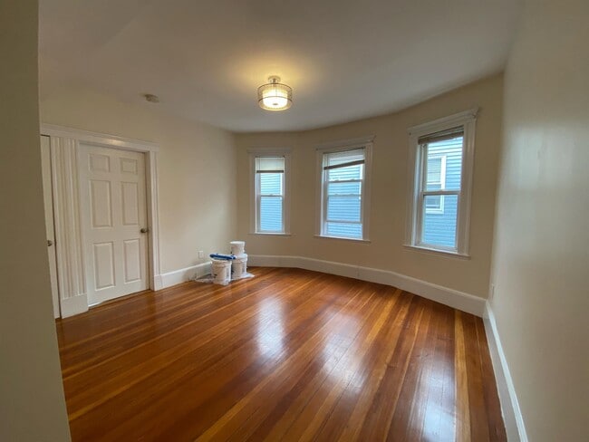 Building Photo - 65 Conwell Ave