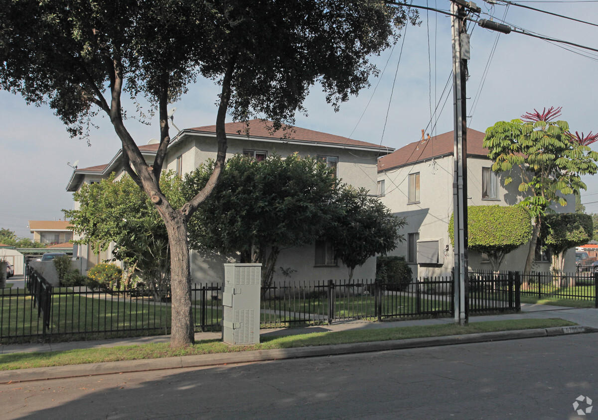 Building Photo - 6701-6709 California Ave