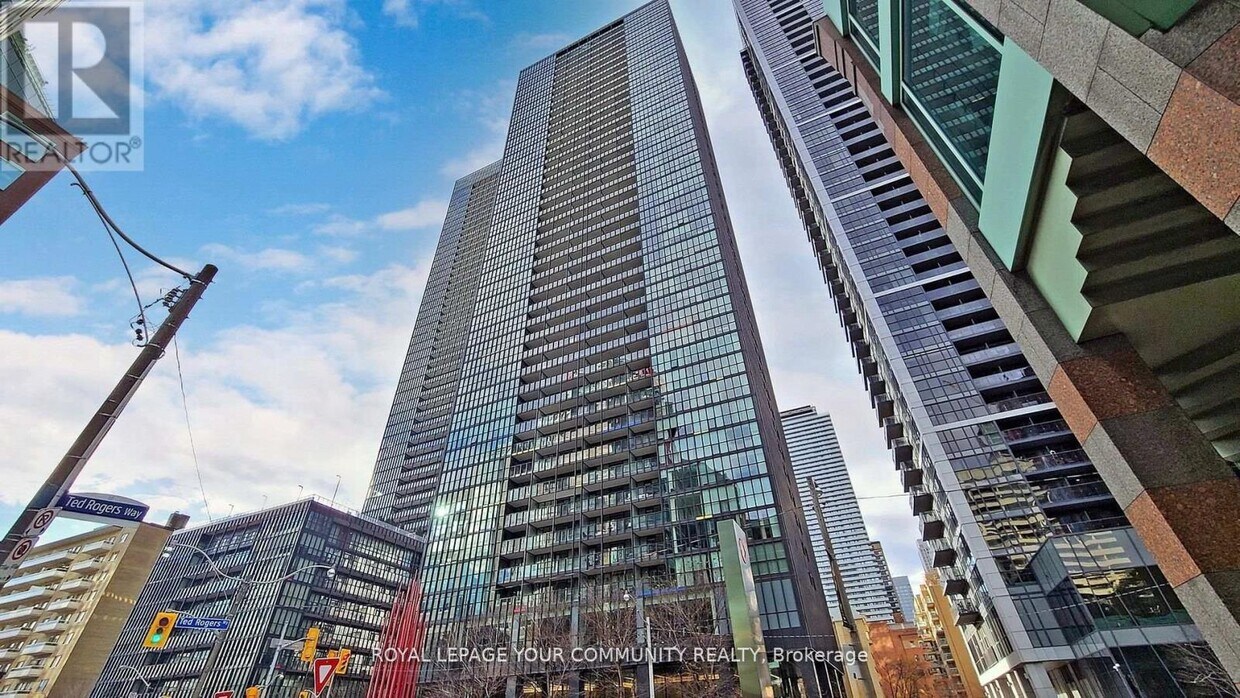 Photo principale - 110-1110 Charles St E