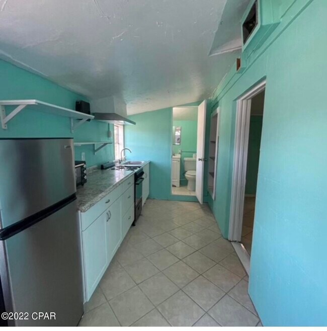 Building Photo - 706 Everitt Ave
