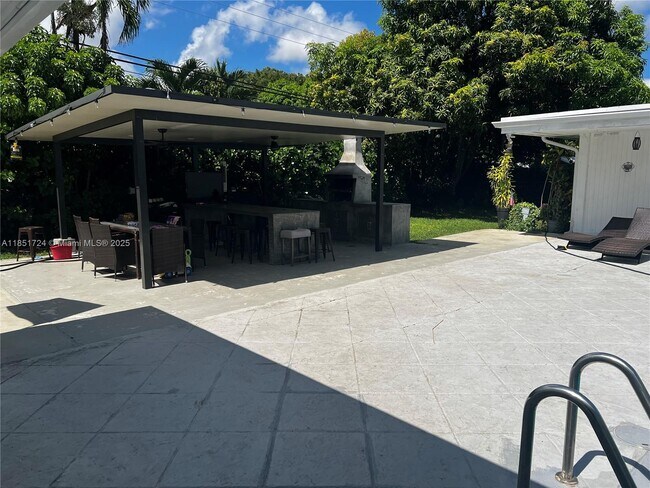 Foto del edificio - 8435 SW 156th St