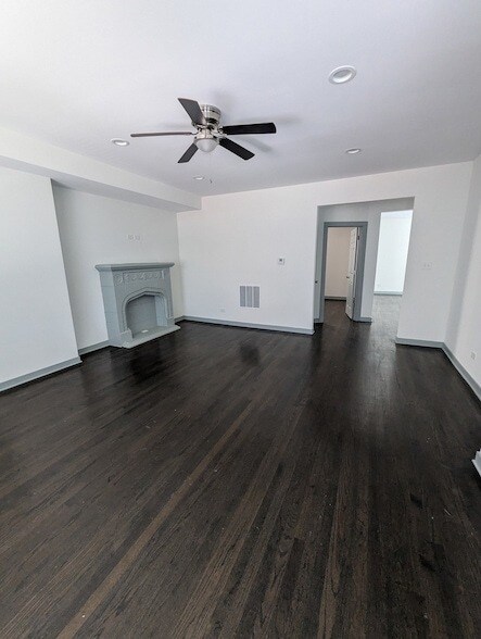 Foto del edificio - 7953 S Essex Ave