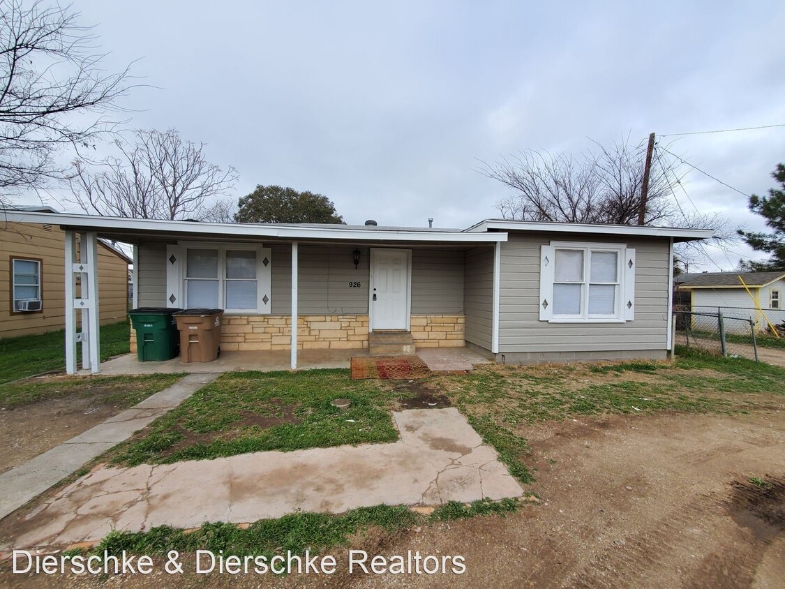 3 br, 1 bath House 926 Crenshaw House Rental in San Angelo, TX