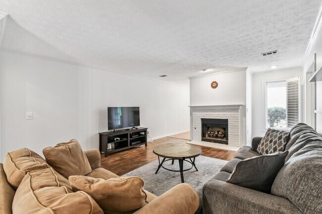 Building Photo - 19 Normandy Ct NE