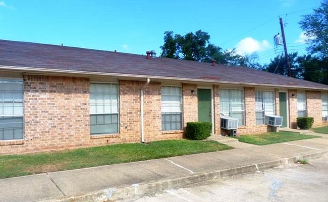 Building Photo - Patman Switch Apartments