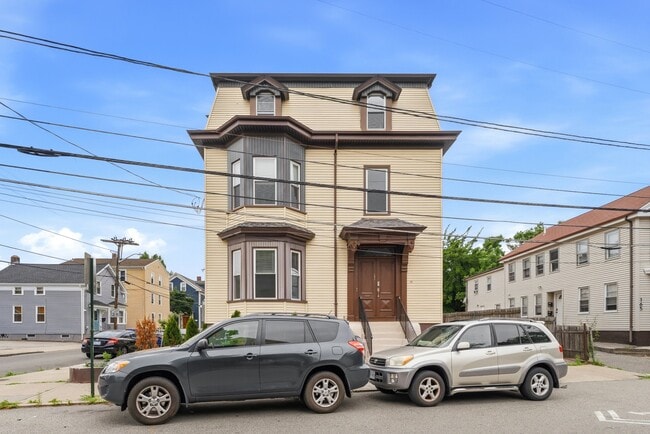 Building Photo - 169 Knight St