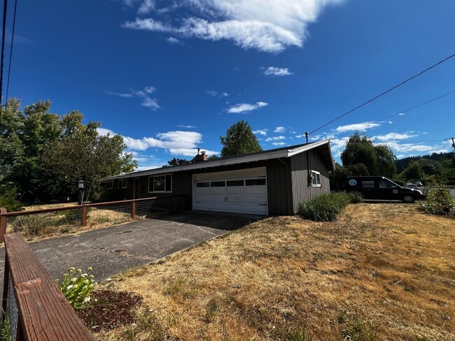 Photo - 3-Bedroom 1 1/2-Bathroom home in Eugene
