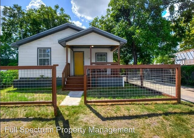 Building Photo - 3 br, 1 bath House - 209 Saint James