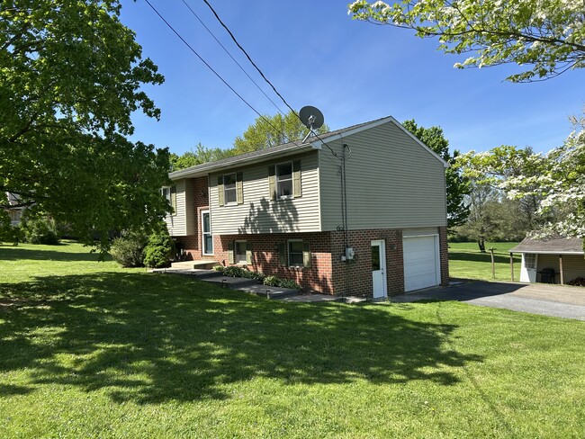 Building Photo - 1575 Slate Hill Rd