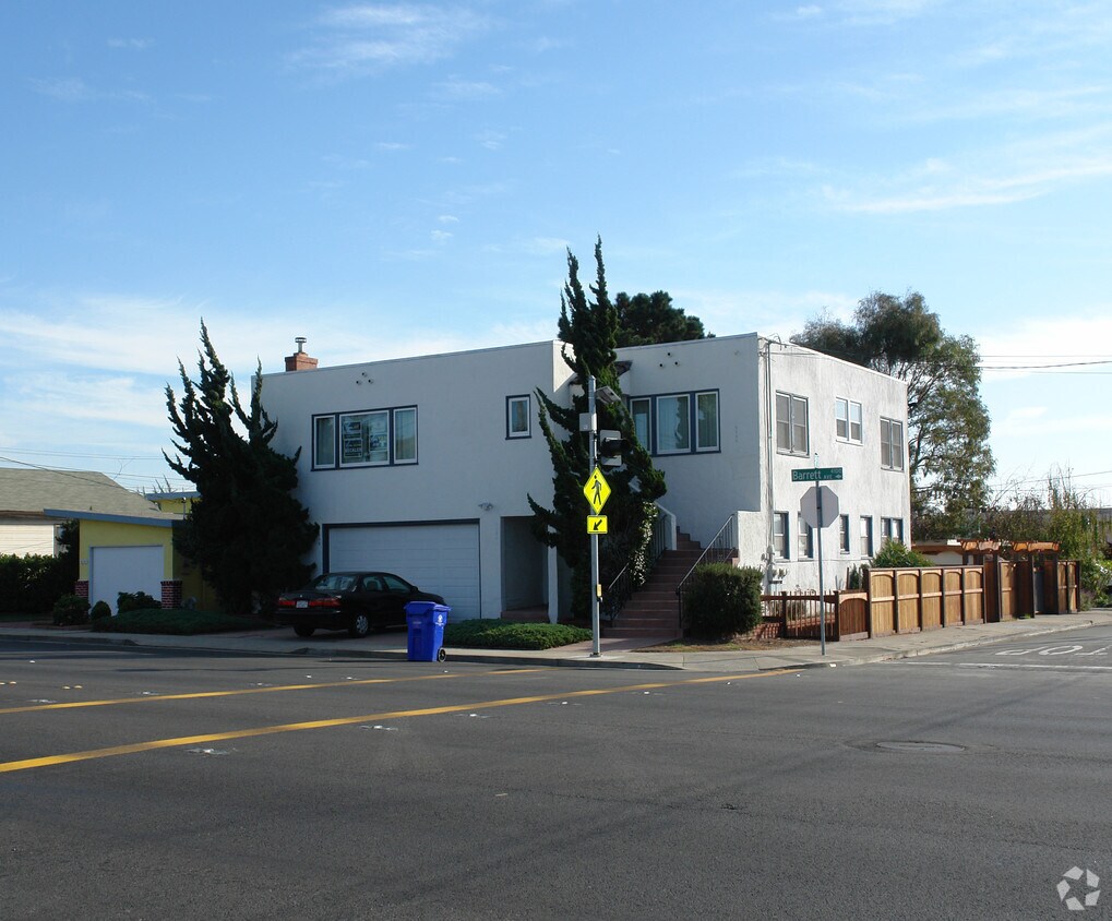 Foto del edificio - 4100 Barrett Ave
