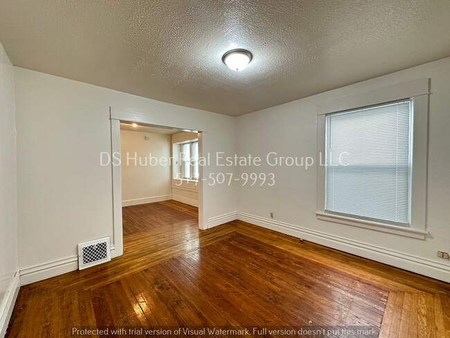Building Photo - 206 S Fairview Ave