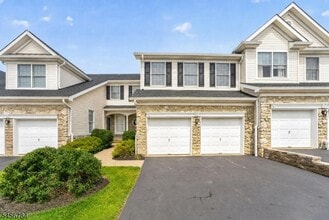 Building Photo - 7 Pinehurst Cir