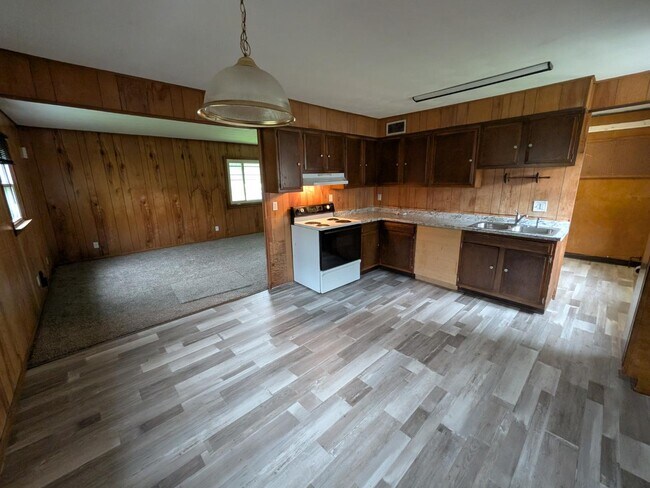 Foto del edificio - 2494 E 39th St