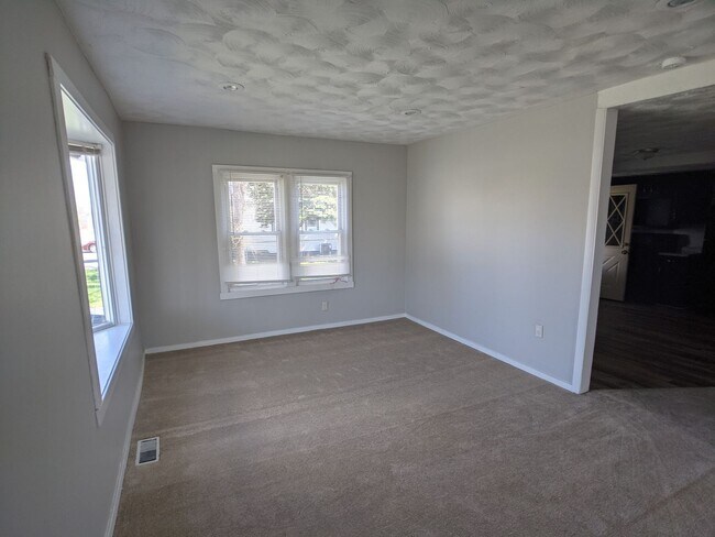 Foto del edificio - Spacious 3 bedroom 1.5 Bath home in Indianapolis!