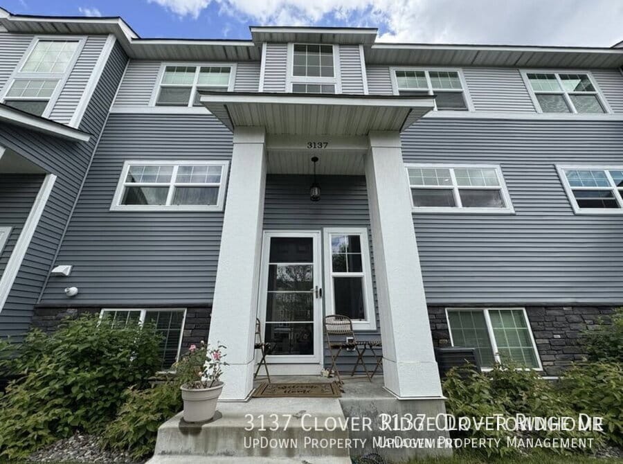 Primary Photo - 3137 Clover Ridge Dr