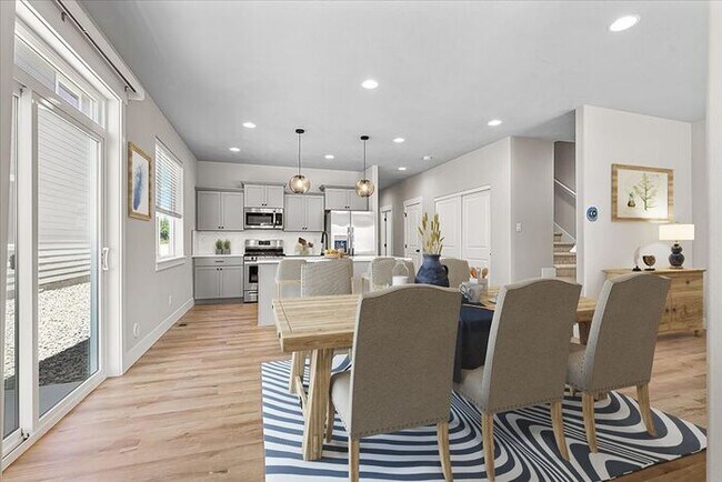 Foto del edificio - Experience Spacious Luxury: 4 Bedroom, 3 Bath Two-Story Rental Home Awaits