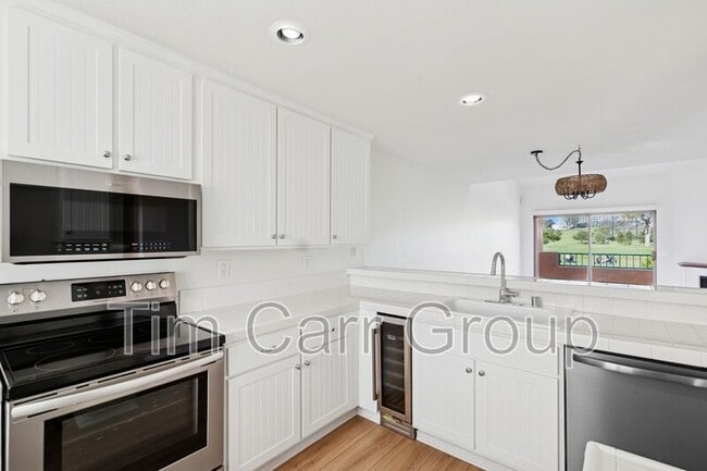 Building Photo - 440 Villa Point Dr