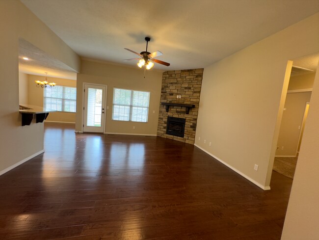Foto del edificio - NEW 4 Bedroom | 2 Bathroom | 3 Car Garage ...