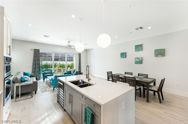 Foto del edificio - 596 111th Ave N